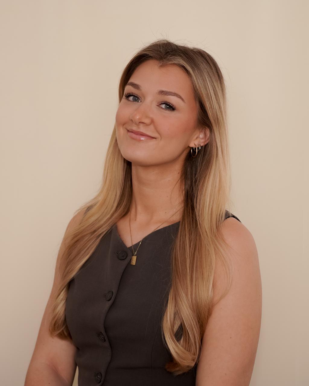 Kira, Senior Artist Manager bei UNIQUE.SPACE